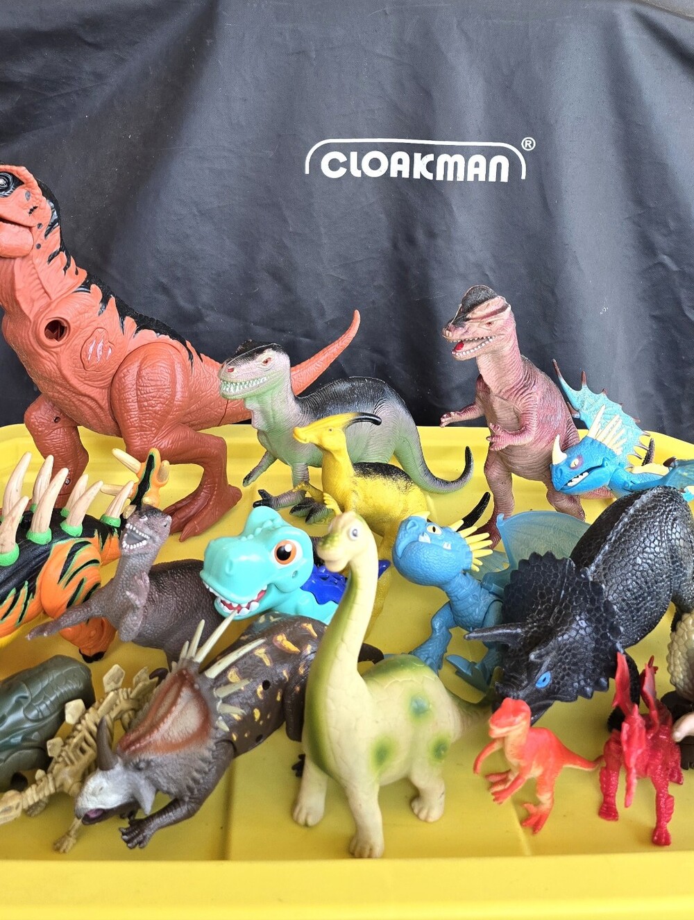 Lot of 17 Dinosaurs "AS IS" Please Read